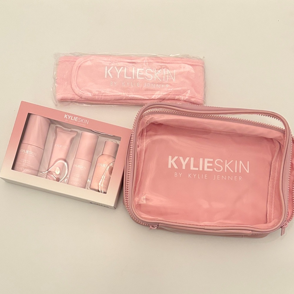 Kylie Skin by Kylie Jenner 4 Piece Mini Essence Discovery Set NEW